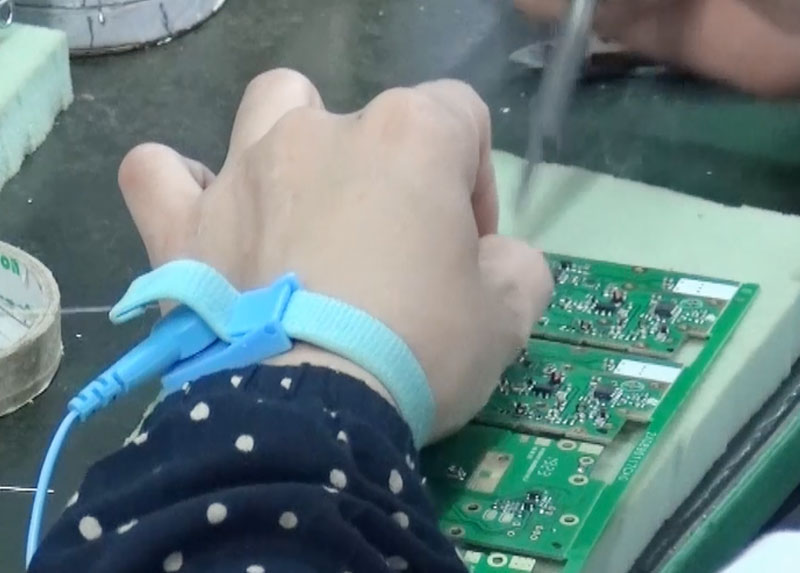 Microphone-welding-ailunce.jpg Microphone-welding-ailunce.jpg