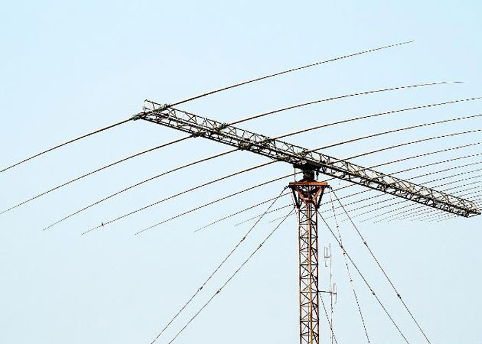 Short_Wave_Antenna_2.jpg Short_Wave_Antenna_2.jpg